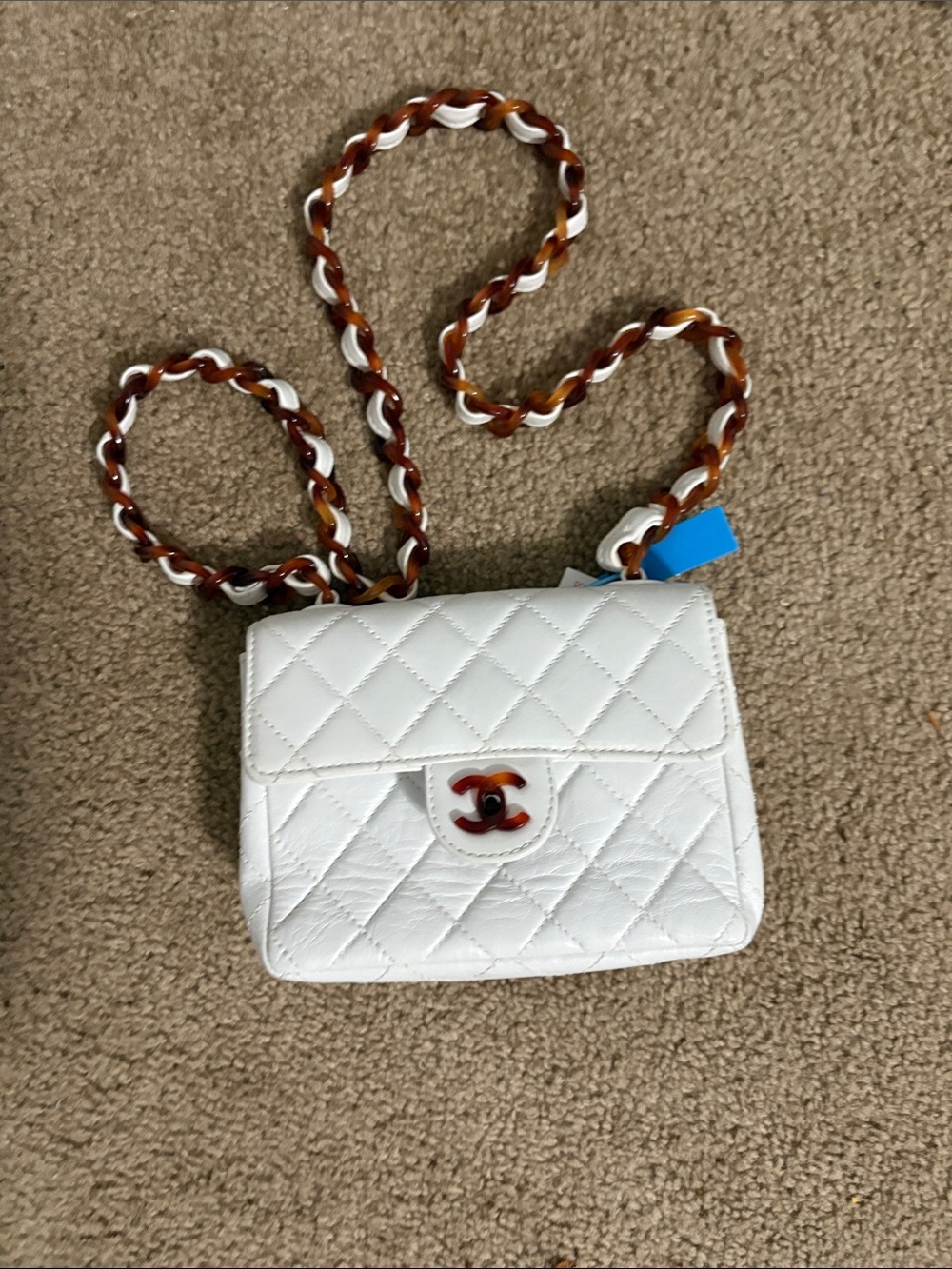 Authentic CHANEL White Quilted Leather Shoulder Bag with Stitched CC - Picture 3 of 14